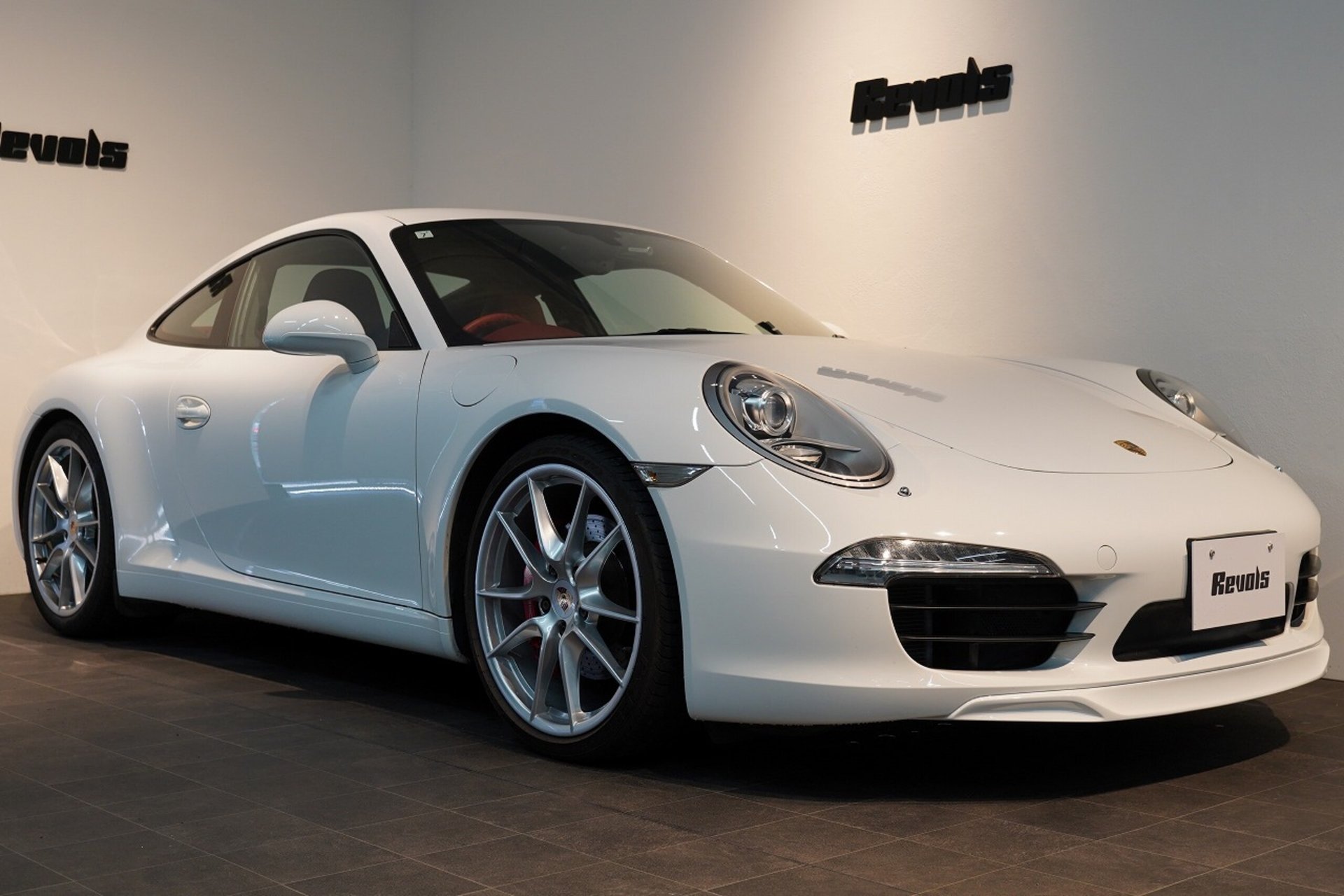 PORSCHE 911 - View 1