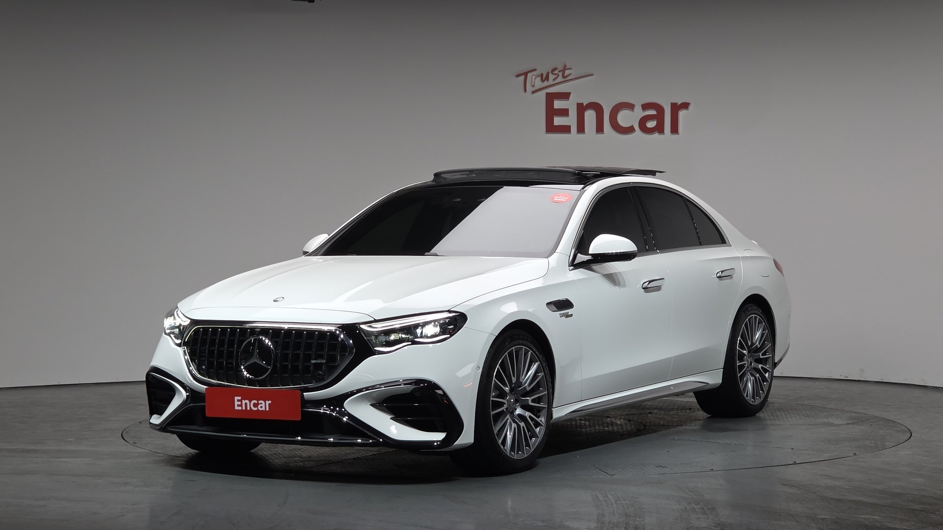 MERCEDES-BENZ E-CLASS - View 1