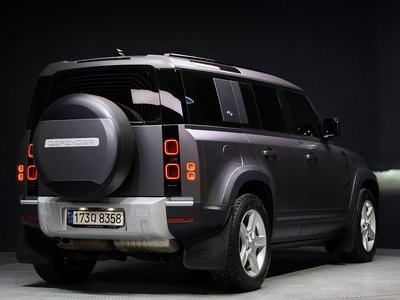 LAND ROVER DEFENDER - 4