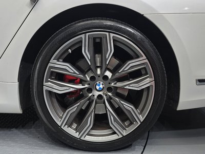 BMW 7 SERIES - 8