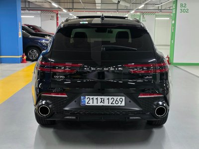 صورة 3 لـ 2022 Genesis GV70