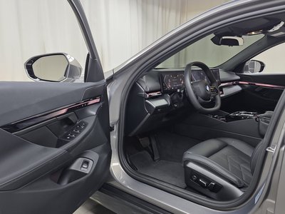 2025 BMW 5 SERIES 缩略图 13