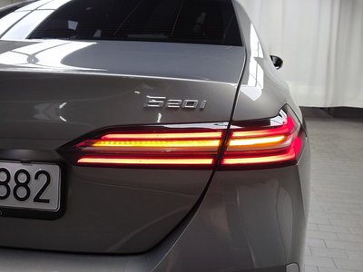 2025 BMW 5 SERIES 照片 10