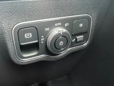 2025 Mercedes-BENZ GLB AMG — миниатюра 12