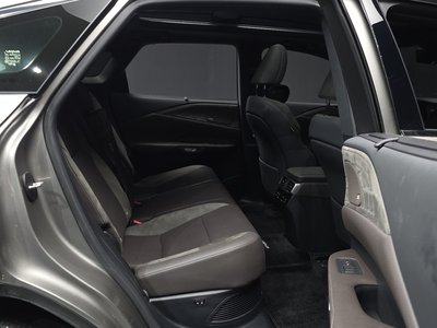 2023 Lexus RX — миниатюра 17