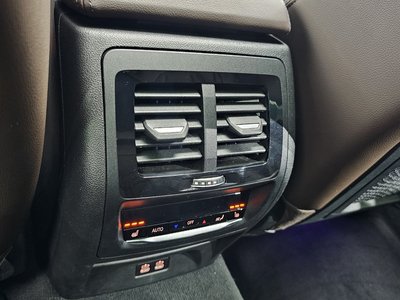 2025 BMW X4 缩略图 23