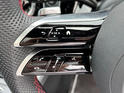 MERCEDES-BENZ GLA - 10
