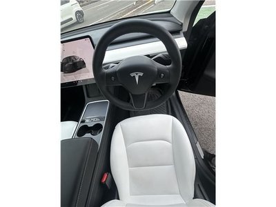 TESLA MODEL Y - 5