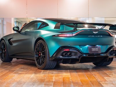 ASTON MARTIN VANTAGE - 8