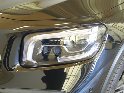 MERCEDES-BENZ GLB - 8