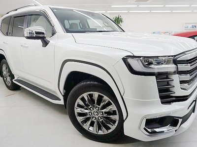 TOYOTA LAND CRUISER 300