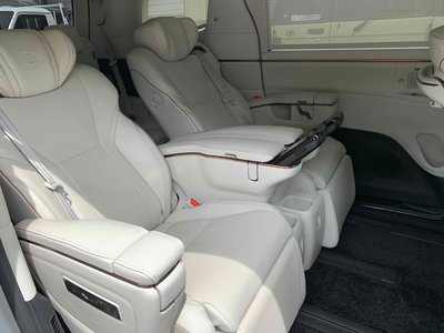 2024 Lexus LM — миниатюра 19