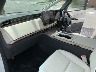 2024 Lexus LM — миниатюра 31