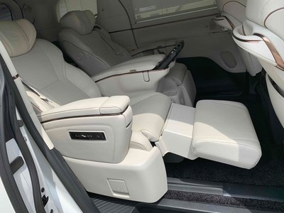 2024 Lexus LM — миниатюра 20