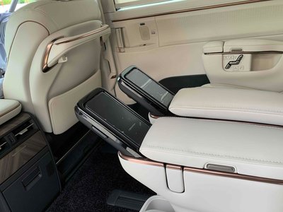 2024 Lexus LM — миниатюра 27