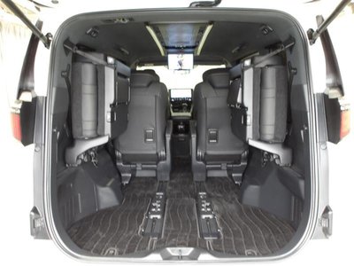 2024 Toyota ALPHARD — миниатюра 17