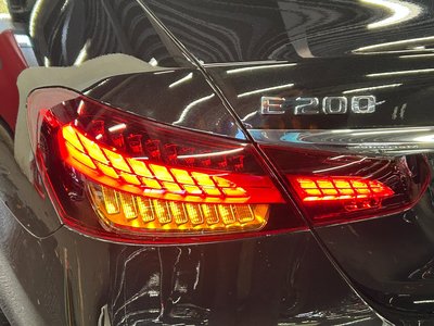 MERCEDES-BENZ E-CLASS - 10