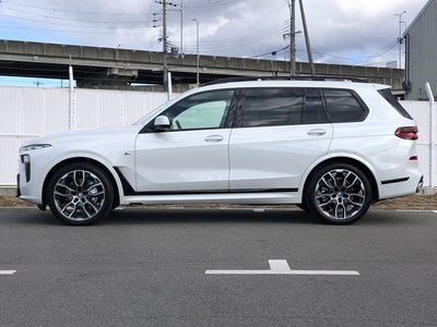 BMW X7 - 7