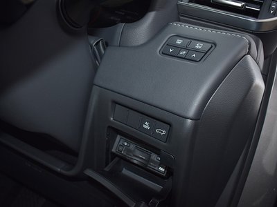صورة مصغرة 28 لـ 2025 Lexus LX