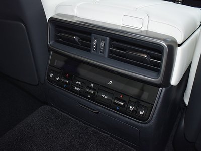 صورة مصغرة 37 لـ 2025 Lexus LX