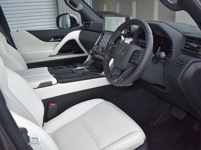 صورة مصغرة 13 لـ 2025 Lexus LX