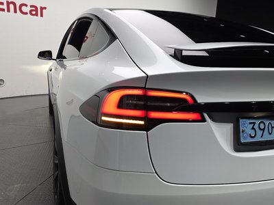2023 Tesla MODEL X — фото 10