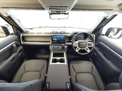 LAND ROVER DEFENDER - 5