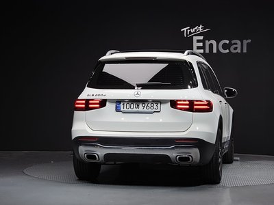 2024 Mercedes-BENZ GLB — фото 4