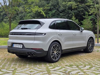 صورة 6 لـ 2024 Porsche CAYENNE