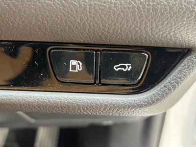2025 Lexus NX thumbnail 38