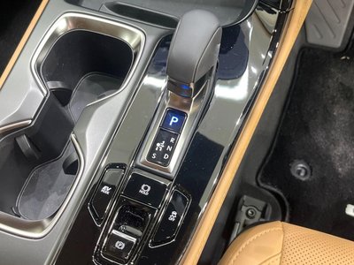 2025 Lexus NX thumbnail 24