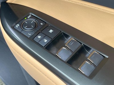 2025 Lexus NX thumbnail 36