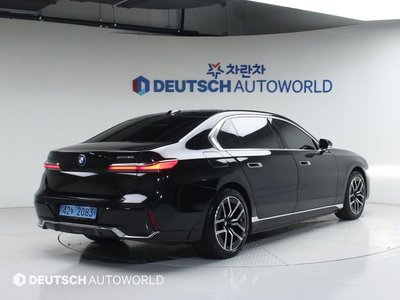 BMW I7 - 4