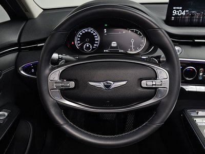 2021 Genesis GV70 — миниатюра 13
