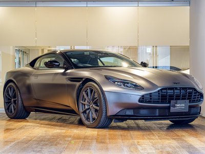 ASTON MARTIN DB11 - 4