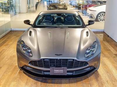 ASTON MARTIN DB11 - 6