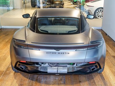 ASTON MARTIN DB11 - 8