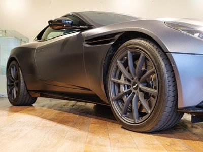 ASTON MARTIN DB11 - 10