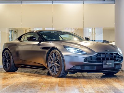 ASTON MARTIN DB11 - 5