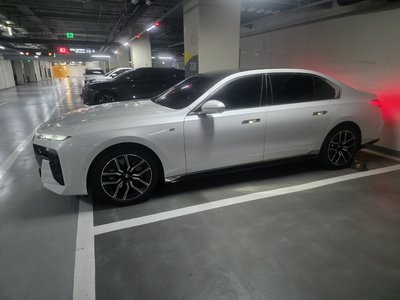 BMW 7 SERIES - 2