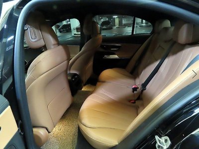 MERCEDES-BENZ E-CLASS - 4