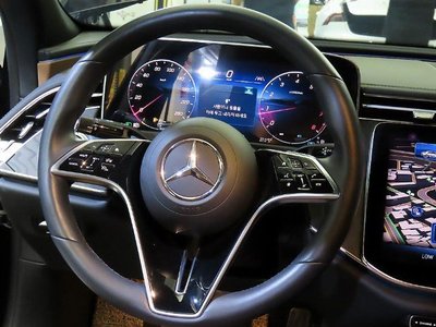 MERCEDES-BENZ E-CLASS - 8