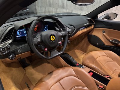 صورة 13 لـ 2016 Ferrari 488 GTB