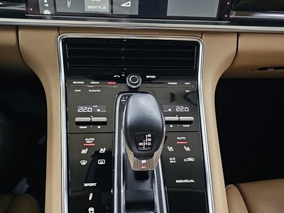 PORSCHE PANAMERA - 9
