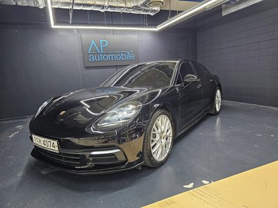 PORSCHE PANAMERA - 1