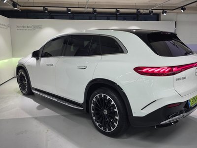 2025 Mercedes-BENZ EQS 照片 2