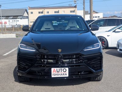 LAMBORGHINI URUS - 8