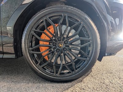 LAMBORGHINI URUS - 7