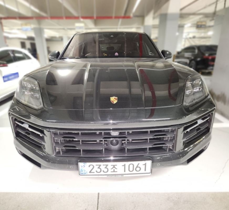 PORSCHE CAYENNE - View 1