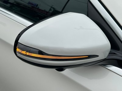 MERCEDES-BENZ E-CLASS - 8